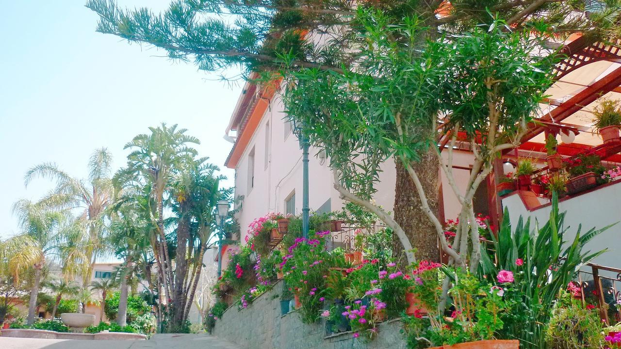 Paradiso Hotel Ristorante Riaci Capo Екстер'єр фото
